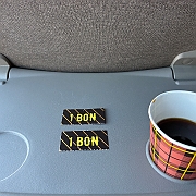 060 In de bus op weg naar ons hotel maar even een bakkie genomen
